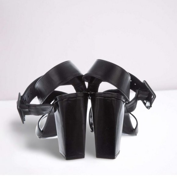 Robert Clergerie Leather Crossover Sandals Heels - Picture 4 of 5